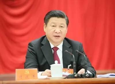 图为：十八届五中全会于2015年10月26日至29日在北京举行，习近平作重要讲话。四、构建全方位、全领域、全要素的哲学社会科学体系